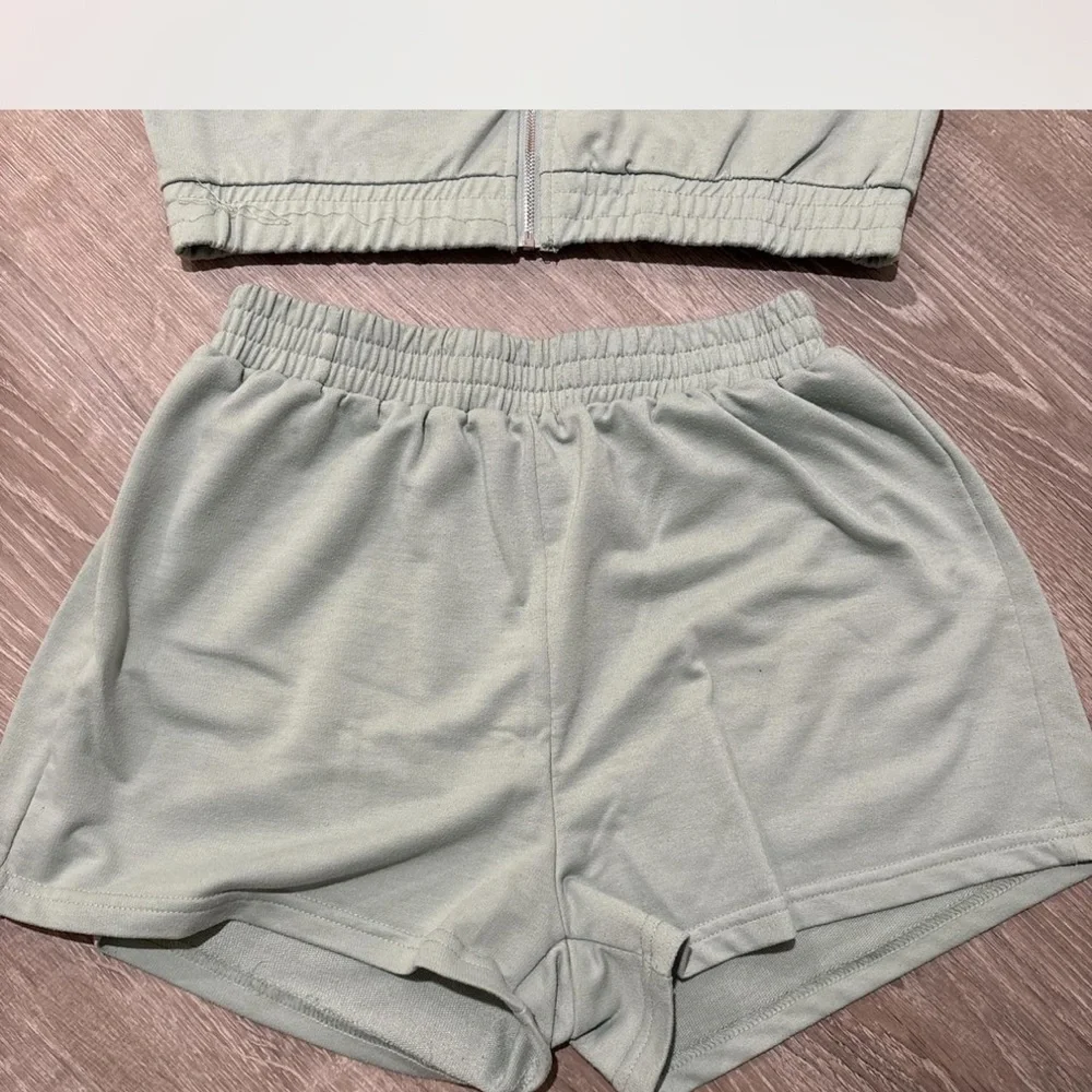 SHEIN Light Green Casual Set - Picture 2 of 5